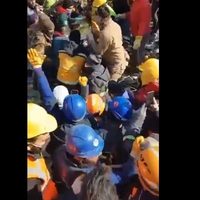 Equipo de la Semar rescató a niña de 8 años atrapada en los escombros tras sismo en Turquía (Video)