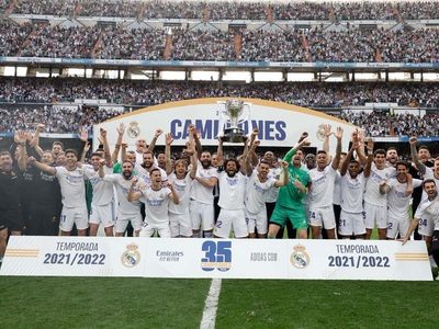 El Real Madrid venció 4-0 al Espanyol y se coronó campeón de la Liga española