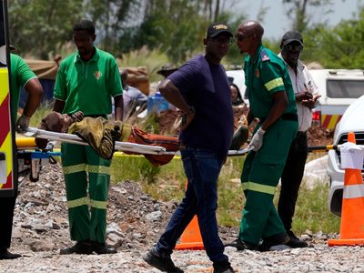 Aumenta a 87 el número de muertos tras enfrentamiento entre policía y mineros en Sudáfrica