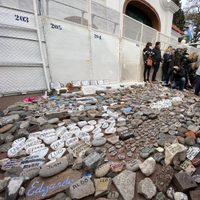 Homenaje a las victimas de coronavirus: cientos de personas participaron de la Marcha de Las Piedras