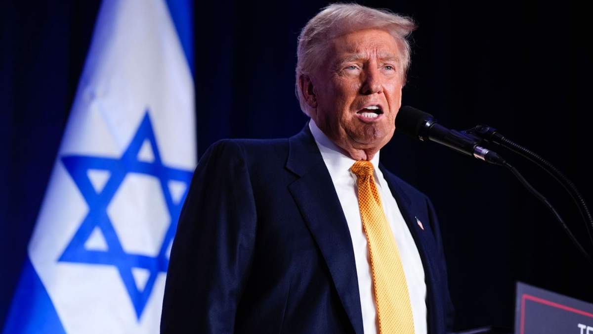 El candidato presidencial republicano, el expresidente Donald Trump, habla durante un evento titulado "La lucha contra el antisemitismo en Estados Unidos", el jueves 19 de septiembre de 2024, en Washington