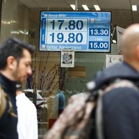 El peso cierra a la baja tras dichos de AMLO sobre Urzúa; dólar se vende en 19.66