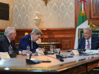 John Kerry: EU conformará grupo para dar seguimiento a la reforma energética de AMLO