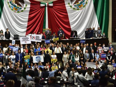 Discusión sobre reforma eléctrica en San Lázaro entre el desorden y la provocación
