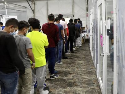 Cierran Centro de Procesamiento de Migrantes en Donna, Texas; captación de migrantes bajó 80%