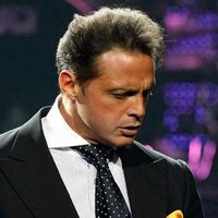 ¡Increíble! Aseguran que Luis Miguel se encontró con una mujer a la que creen su madre