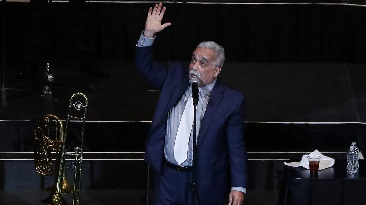 Willie Colón durante un concierto en el Auditorio Nacional el 24 de mayo de 2023