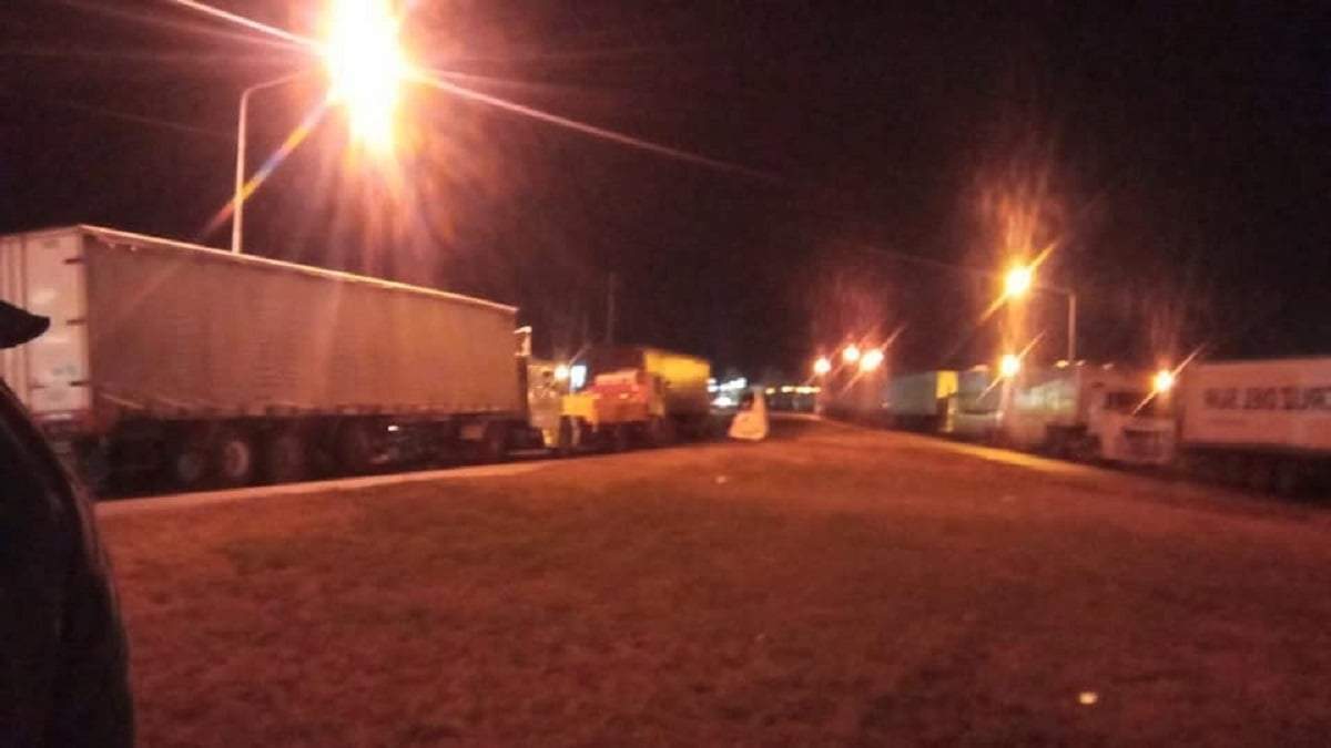 Los bloqueos estaban activos desde las 00:00 de este martes y los protagonizaban los referentes regionales de UNTRA. Foto: (Twitter).