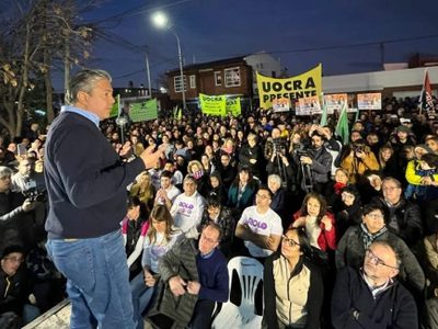 Figueroa en Plottier: respaldó la candidatura de Bertolini e inauguró la sede de Comunidad