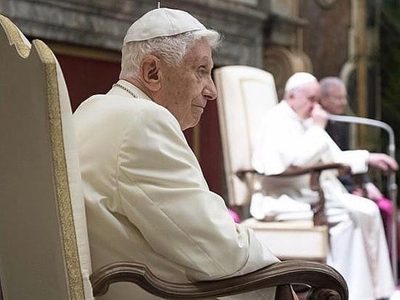 Benedicto XVI dice sentir "vergüenza" por informe que lo señala de encubrir abusos sexuales