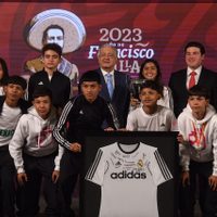 AMLO reconoce a campeones del World Challenge de la Fundación Real Madrid