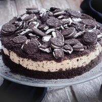Torta Oreo: con 2 paquetes de galletas y cosas que tenés en casa, prepará el postre que vas a amar