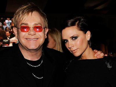 Victoria Beckham y Elton John se unieron para ayudar a los más necesitados