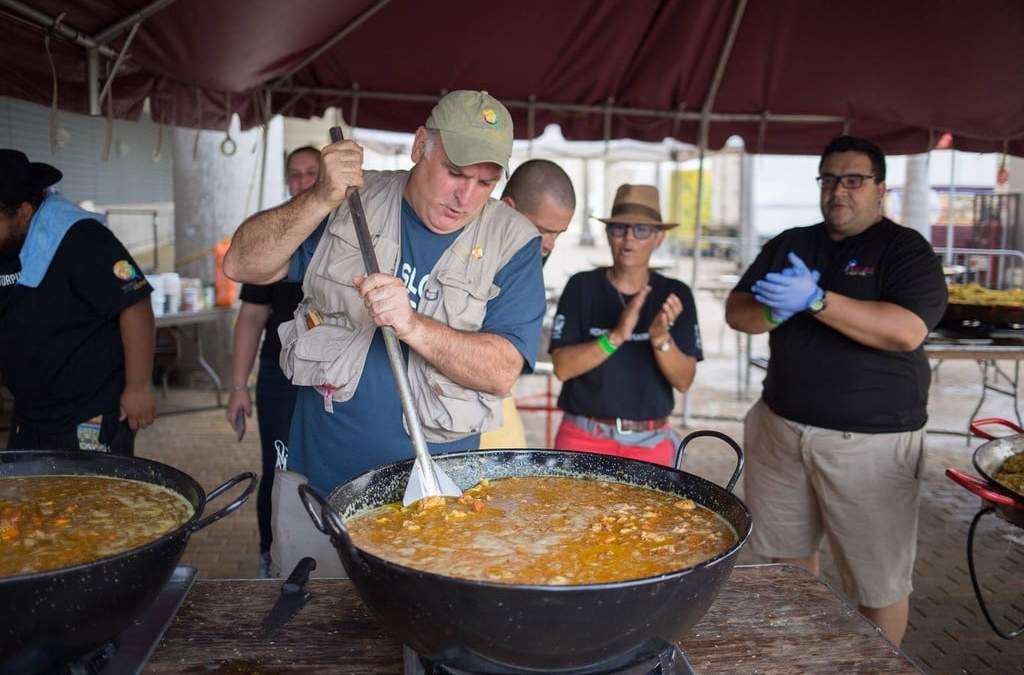 Chef asturiano viaja a España para cocinar en la crisis. Fuente:(Twitter)