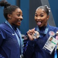 ¿Por qué le quitaron la medalla de bronce a la gimnasta Jordan Chiles?