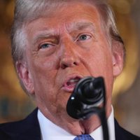 Trump denuncia un "ataque político ilegítimo" del juez Merchan en el caso Stormy Daniels