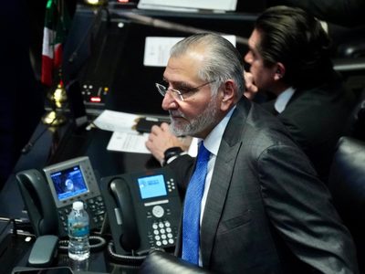Adán Augusto López dice que sus ganancias ahora son por la “actividad ganadera”