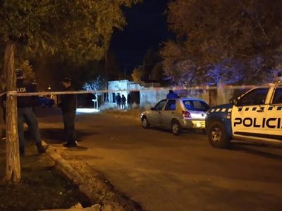 Recibió un palazo en la cabeza y quedó internado en grave estado