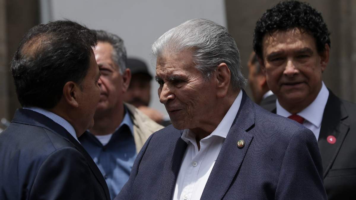 Ricardo Aldana, líder del sindicato de Pemex y Carlos Aceves del Olmo, líder de la CTM