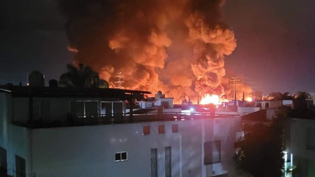El incendio pudo observarse a varios kilómetros de distancia