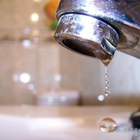 Un sector del barrio Sarmiento de Centenario lleva más de tres días sin agua