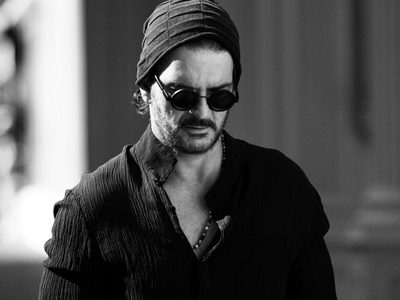 "¿Quién le dio los hongos?" Ricardo Arjona se pone PELIGROSO en su nuevo tema