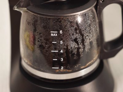 En pocos pasos y en tiempo récord: así podes limpiar tu cafetera y dejarla tan reluciente como el primer día