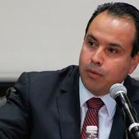 Renuncia al PRI y se va como candidato del PAN por Sonora al Senado