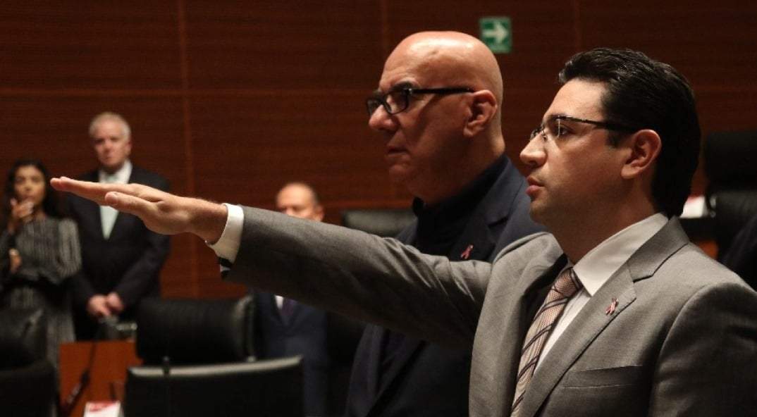 Noé Castañón con Dante Delgado, coordinador de MC en el Senado