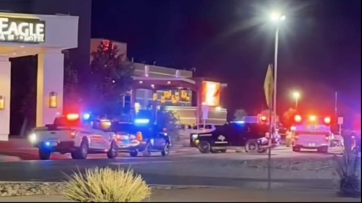 Seguridad afuera del casino Lucky Eagle en Eagle Pass