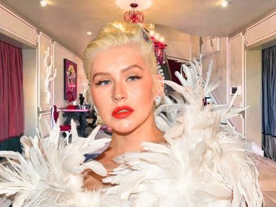 Jardín colonial y lujoso baño en suite: Christina Aguilera deslumbra con su fastuosa mansión