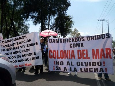 Damnificados del 19-S denuncian con bloqueos desdén del gobierno