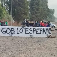 Se levantó el corte en la Ruta 7 en Centenario pero los municipales anunciaron que el jueves vuelven los piquetes