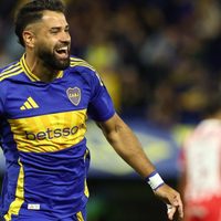 Así de grande está Valentino, el hijo de Milton Giménez que sigue sus pasos en Boca