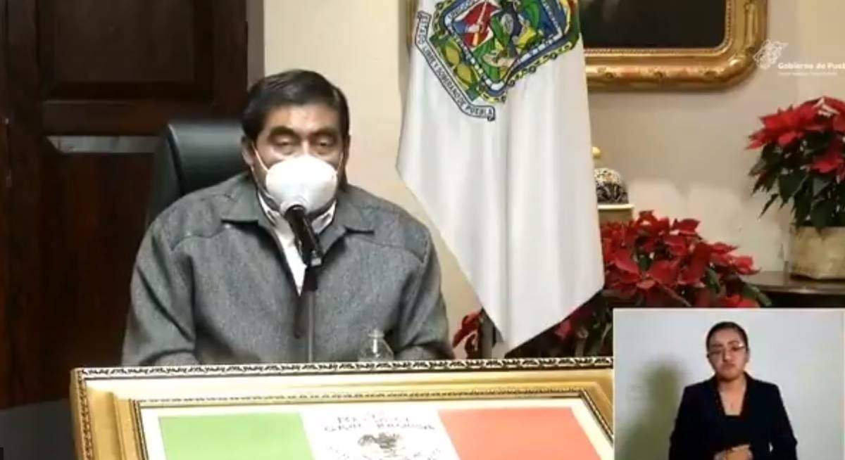 El gobernador de puebla, Miguel Barbosa