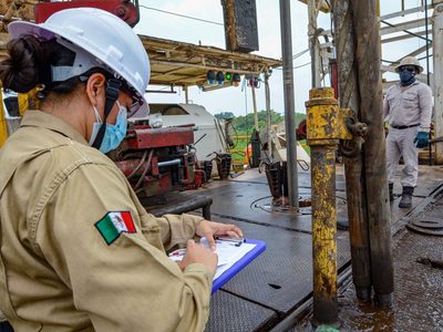 Mezcla Mexicana de petróleo supera los 90 dólares por barril tras ataque ruso en Ucrania