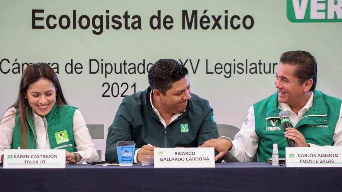 Carlos Puente Salas (der.), futuro coordinador del PVEM en la Cámara de Diputados