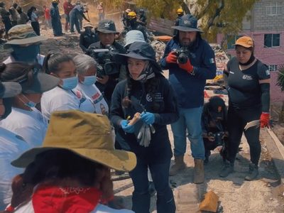 Madres buscadoras apoyan protesta de trabajadores judiciales; su lucha es la misma