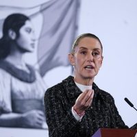 “Debemos ser un ejemplo a la sociedad”: Sheinbaum sobre uso de helicóptero por parte de Monreal