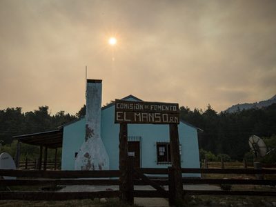 Incendio en el Lago Steffen: vecinos de El Manso y Villegas se autoconvocan para enfrentar el fuego