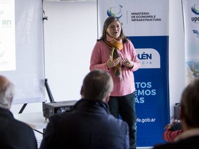 Presentan estudio para reorganizar el transporte público en la Región Metropolitana de Confluencia