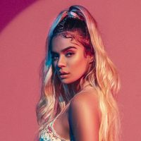 ¡Dios mío! Filtran un video de Karol G apoderándose de la pasarela. ¡Es una diosa!