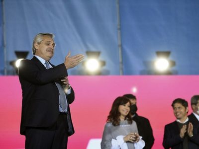 “Evidentemente algo no habremos hecho bien”: Alberto Fernández tras los primeros datos de las PASO