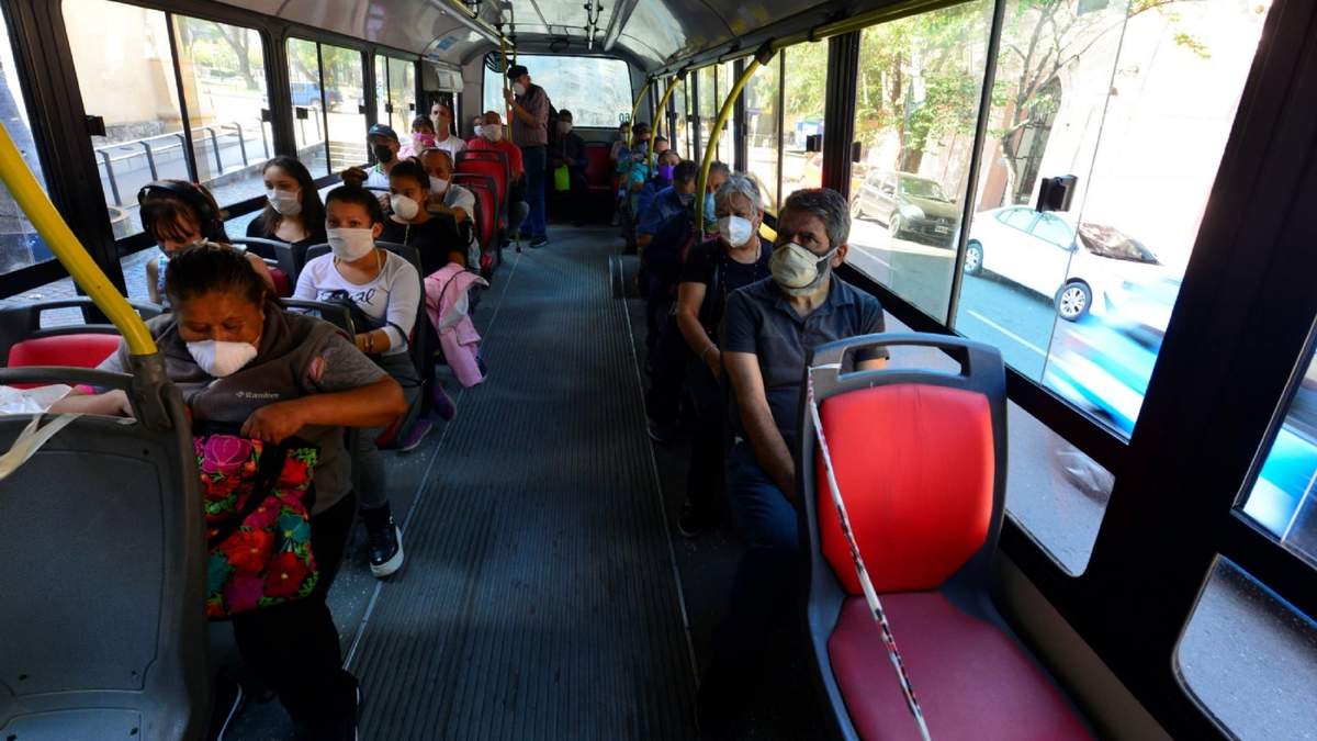 Colectivos en cuarentena. Fuente: (Twitter)