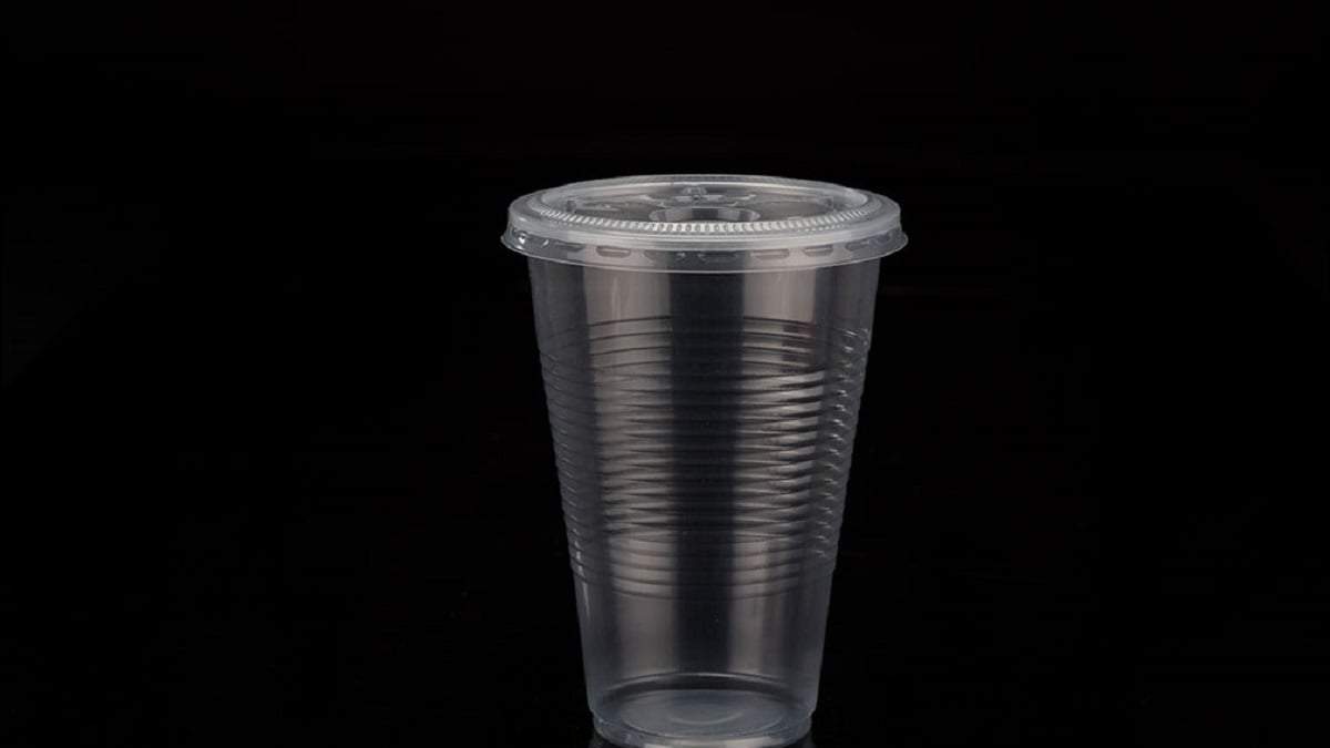 Cómo reciclar con vaso de plástico. Fuente: (X)