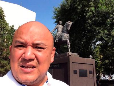 Empresario acosa a reportero que descubrió su red de contrabando con la SS