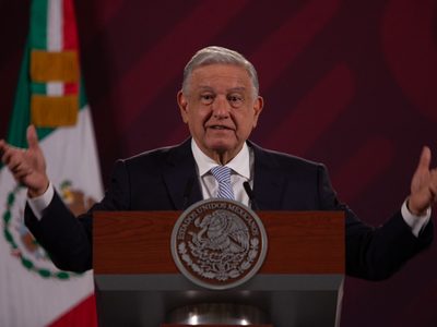AMLO convoca a médicos jubilados para cubrir el déficit en el IMSS Bienestar