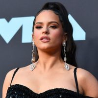 Rosalía sorprendió a sus fans disfrutando los días de verano de esta manera