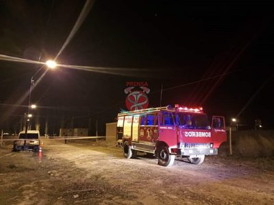 Se incendió la camioneta en la que dormía y murió