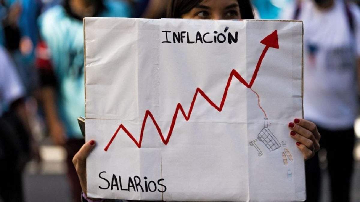 El INDEC informó la inflación de diciembre en el país. Fuente: (CNN En Español)
